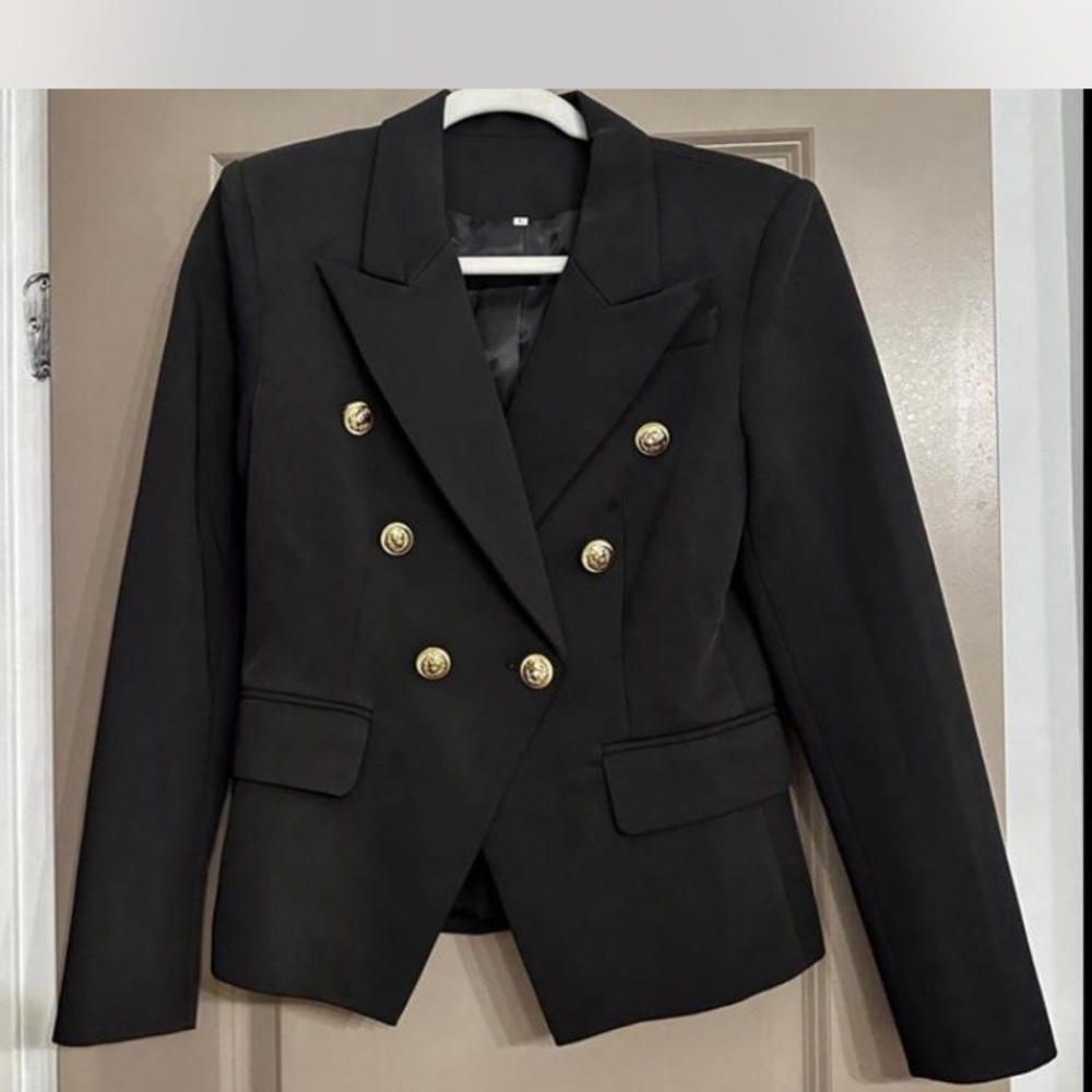 Boutique 9 Black and Gold Tailored Blazer